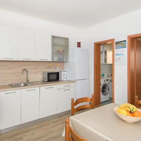 Alba Apartment Karigador