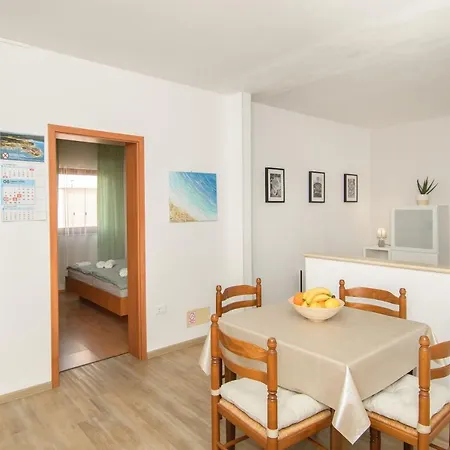 Alba Apartment Karigador